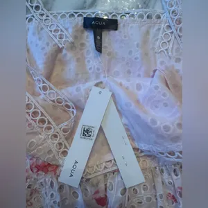 NWT AQUA Women’s Romantic Eyelet Lace Top Large thumbnail 4