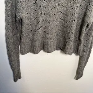 American Eagle Women's Size XS Pointelle Crew Neck Sweater Gray Open Knit‎ thumbnail 5