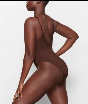 SKIMS NWT Scoop Neck One Piece Swimsuit Size Medium In Cocoa thumbnail 3