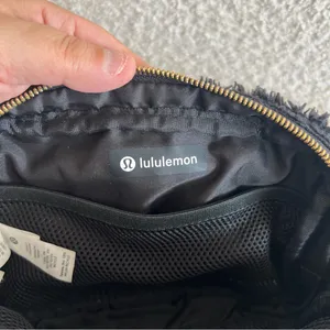 Lululemon Everywhere Fleece Black Belt Bag Gold Hardware Purse‎ thumbnail 12