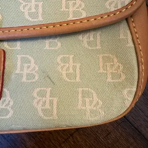 Dooney & Bourke‎ Green Canvas Signature Wristlet E thumbnail 2