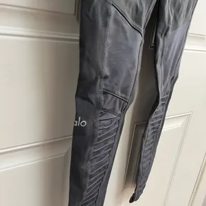 ALO Yoga Charcoal gray Ribbed moto Leggings size xxs‎ thumbnail 8