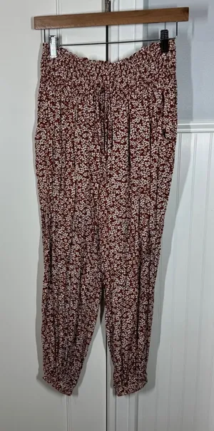 Vada Winter‎ x Maverick Womens Smocked Floral Jogger Pants Red Brown Size Medium thumbnail 1
