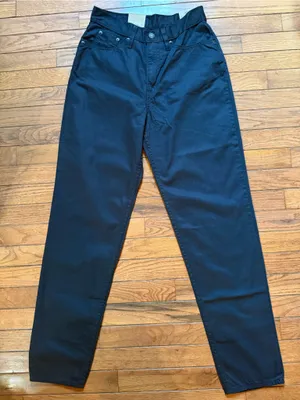 Levi's High Waisted Black Mom Jeans Size 27x30 (4) Tapered Leg Vintage Style thumbnail 5