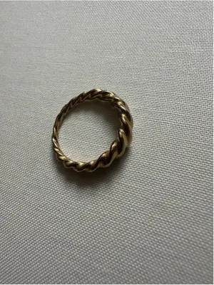 Hey Harper Dove Gold Tone Twisted Band Ring - Size 6 thumbnail 2