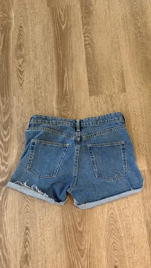 H&M Denim Shorts thumbnail 4