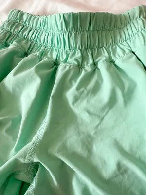 Lululemon Wild Mint Track That Mid-Rise Lined Short 5" Size 0 thumbnail 4