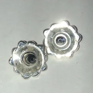 Elegant Silver Tone Rhinestone Flower Stud Earrings thumbnail 4