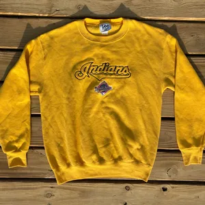 Vintage Lee Cleveland Indians (Guardians) Signed Sweatshirt thumbnail 3