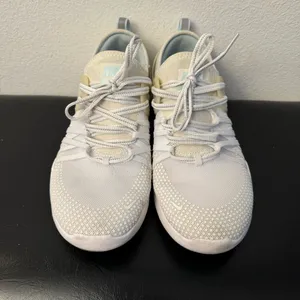 Nike Shoes Womens White Lace Up Free Reflect Training Running Athletic Sneakers thumbnail 2