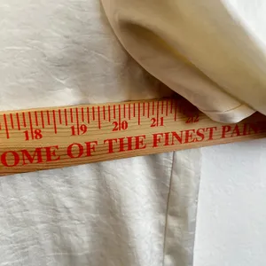 Wilfred‎ Aritzia Satin Button Down Blouse XS Ivory Cream Long Sleeve Shirt thumbnail 6