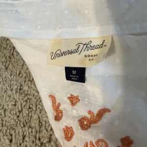 Universal Threads White Blouse with Embroidery thumbnail 3