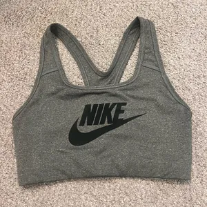 Nike Sports bra thumbnail 1