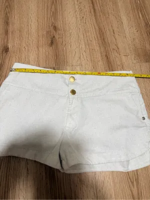 Women's Linen Blend Shorts Cream High Waisted Gold Button Dolphin Hem Size L thumbnail 5
