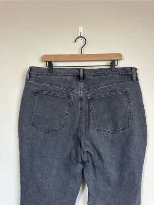 Abercrombie & Fitch The Slim Straight Ultra High Rise Jeans thumbnail 5