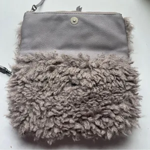 Elegant Taupe Grey Faux Fur Clutch Purse thumbnail 5