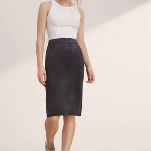 Wilfred Aritzia Vegan Suede Slit Lis Pencil Skirt Black- Size 0 thumbnail 3