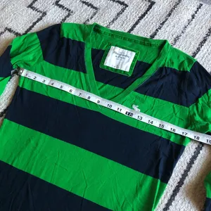 Abercrombie and Fitch women’s top thumbnail 3
