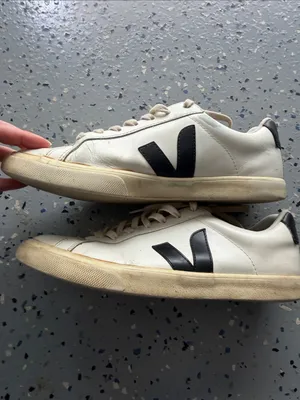 Veja White Sneakers with Black V Logo well used size 41 thumbnail 3