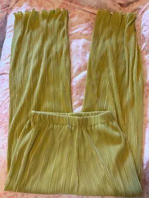 Pepper Mayo Pleated Wide-Leg Pants in Light Green thumbnail 2