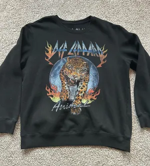 Def Leppard Crewneck thumbnail 1