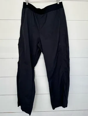Nike Women’s Extra Large Black Icon Clash Pants thumbnail 1