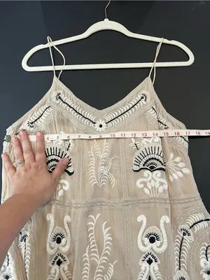 Maeve size med Beige Lace Embroidered Slip Dress with Black Accents thumbnail 9