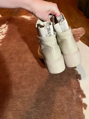 Quipid Boots size 6 Scuff mark on side of one other than that they are in decent condition!! thumbnail 6