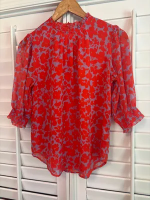 Ann‎ Taylor Lilac Floral Blouse Size XS thumbnail 1