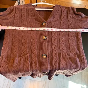 Brown Cable Knit Button Front V-Neck Cardigan Sweater Size Small Fall Season thumbnail 5