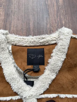 NWT RD Style Women’s Faux Suede & Sherpa Toggle Vest Cozy Winter Layer - Size L thumbnail 3