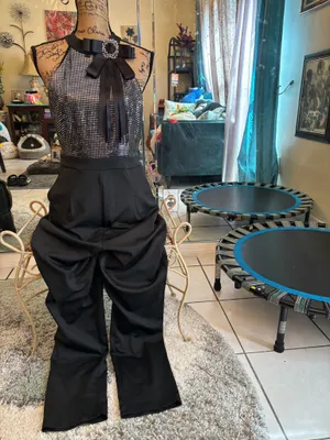 Gorgeous one see size M. Black Size M thumbnail 4