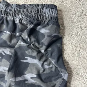 Women's Athleta Small Printed Mesh Racer‎ Run Short 4" Camo Gym Athletic thumbnail 5