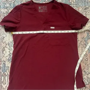 FIGS Catarina One-Pocket Scrub Top Burgundy Size Small thumbnail 8
