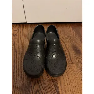 DANSKO Pixie Eva 36 EU Molded BLACK Slip Resistant Clogs Waterproof Shoes Sz 5.5 thumbnail 2