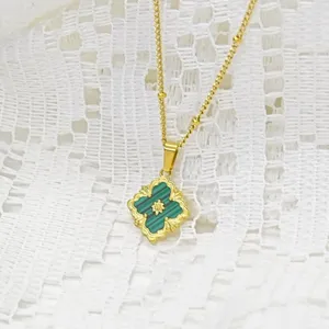 Medieval Renaissance Emerald Green Clover Pendant Necklace thumbnail 4