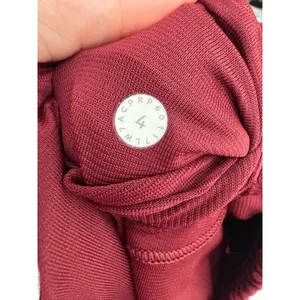 Lululemon Hotty Hot Short 2.5" size 4 thumbnail 6