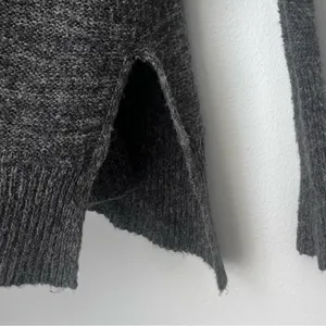Abercrombie & Fitch Gray Knit Wool Blend V Neck Thin Sweater Size XS/S thumbnail 8