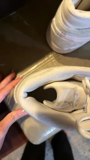 Air Jordan Women’s Nike 9.5 thumbnail 4