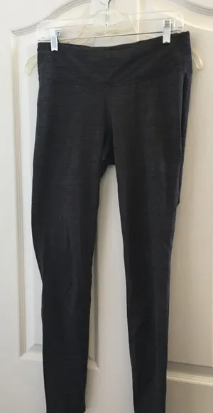 FINAL MARKDOWN Ladies old navy active workout leggings medium thumbnail 1