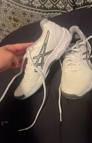 ASICS Volleyball / Court Shoes thumbnail 4