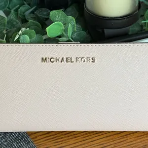 Michael Kors Blush Pink Wallet thumbnail 2