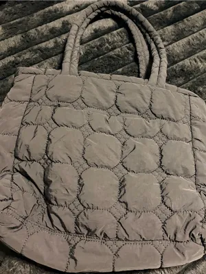 Quilted Black Women’s Tote Bag - Everyday Puffer Style thumbnail 5