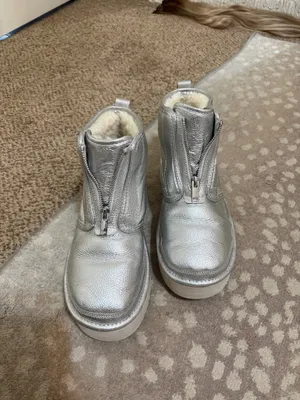 Women’s UGG Platform Neumel Zip Size 9 thumbnail 2