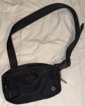 Lululemon Belt Bag thumbnail 1