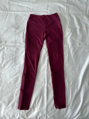 Maroon Leggings With Ruched Panel Details thumbnail 2