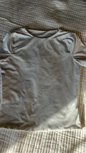 White fitted workout top thumbnail 3