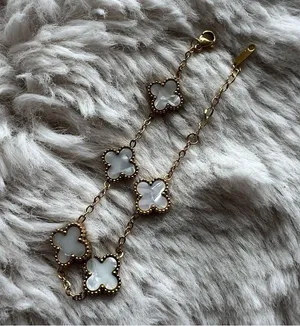 5 Clover Gold & Mother of Pearl Dainty Bracelet NWOT thumbnail 3