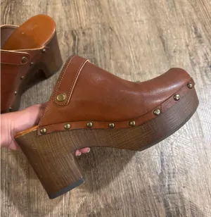 True Craft Clogs Heeled thumbnail 1