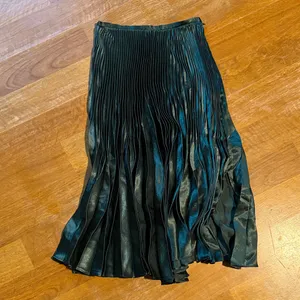 Vince Dark Green A-Line Pleated Skirt thumbnail 3